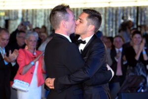 O 'sim' no primeiro casamento gay da França