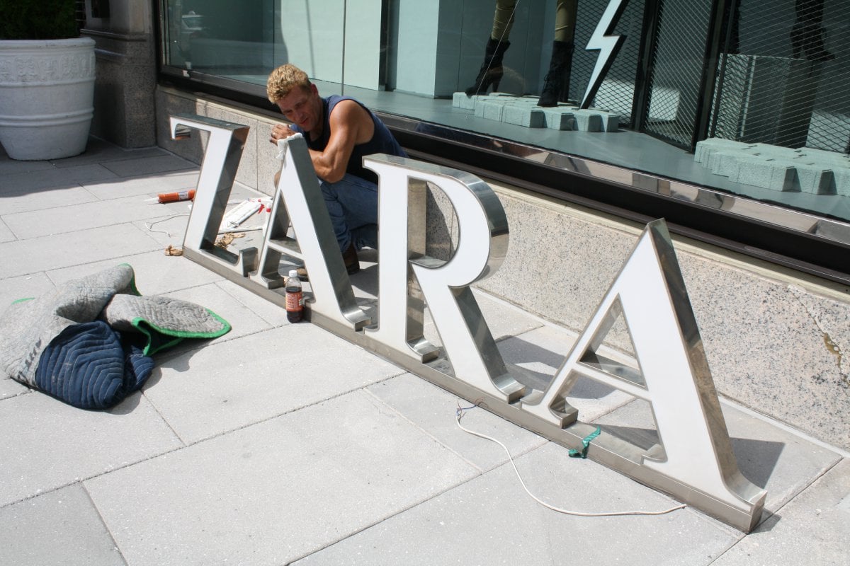 Zara é autuada por não cumprir acordo para acabar com trabalho escravo –  CartaCapital