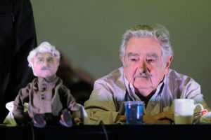 Pepe Mujica revela tumor no esôfago: 'Enquanto puder, continuarei a militar'