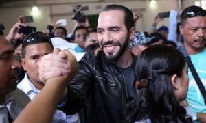 'Azarão' quebra domínio de três décadas e vence em El Salvador