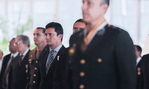 Moro será o próximo ministro do STF, promete Bolsonaro