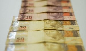 Salário mínimo será de 1.030 reais em 2020, abaixo do projetado pelo governo