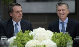 Bolsonaro e Guedes cogitam ideia de moeda em comum com a Argentina