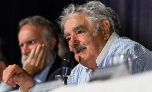 José Mujica prevê segundo turno duro para a esquerda no Uruguai