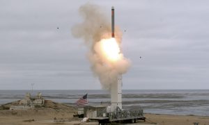 Rússia e China denunciam escalada militar após teste de míssil nos EUA