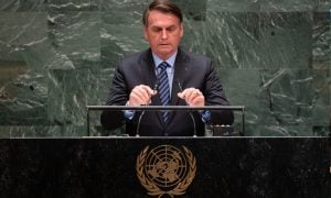 Na ONU, Bolsonaro nega crise na Amazônia e ataca a França e a mídia