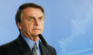 Bolsonaro diz que empresas deixarão Argentina, erra e apaga post