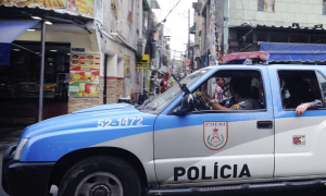 Quase 70% dos policiais brasileiros têm medo de contrair a COVID-19