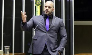 Prisão de Daniel Silveira não é assunto do governo Bolsonaro, diz líder