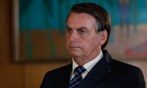 Bolsonaro diz que investigações contra Flávio são “pequenos problemas”