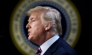 Trump nega mortes de americanos e diz que fará novas sanções ao Irã