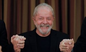 Lula confirma que será candidato a presidente