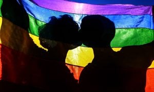 LGBTs europeus convivem com o medo, mostra estudo