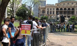 IBGE: Desemprego ainda atinge 12 milhões de pessoas no Brasil
