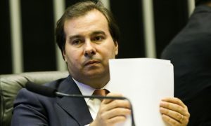 'Bolsonaro não tem dimensão humana', diz Rodrigo Maia