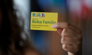Adicional por criança do Bolsa Família começa em março, anuncia ministro