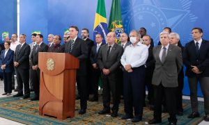 Governo Bolsonaro é denunciado à OEA por desinformar brasileiros sobre pandemia