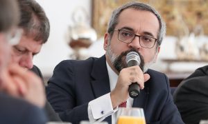 Weintraub pediu prisão de ministros do STF, relata vídeo da reunião interministerial