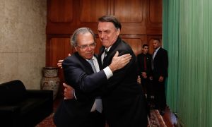 Quem são os empresários que ovacionaram Bolsonaro em jantar
