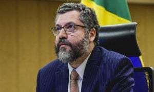 Derrota no Senado expõe pressão por saída de Ernesto Araújo