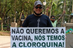 Como o Brasil foi arrebatado por uma epidemia de fake news e desinformação durante a pandemia