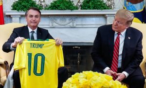 Embaixador nos EUA enviou informações falsas a Bolsonaro sobre derrota de Trump