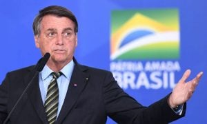 Pagamos até hoje a conta da inação de Bolsonaro na pandemia, diz presidente do Conass