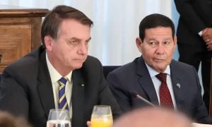 TSE avalia que há condições para cassação da chapa Bolsonaro-Mourão, diz jornal