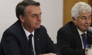 Bolsonaro elogia Marcos Pontes e volta a defender uma vacina brasileira contra a Covid-19