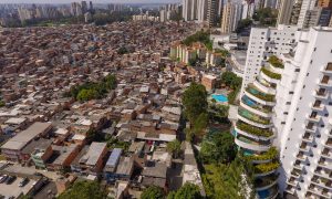 Classe média brasileira não cresce há 40 anos, aponta estudo