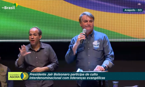 Em culto, Bolsonaro distorce dados sobre vacinas para justificar uso de Cloroquina