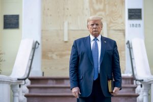 Presidente da Fox considerou 'loucura' Trump dizer que teve reeleição roubada