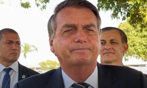 'Quanto mais armado estiver o povo, melhor', diz Bolsonaro, em meio a ataques às instituições