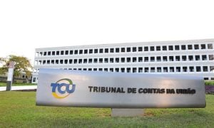 TCU suspende reunião sobre aumento de salário de executivos da Eletrobras
