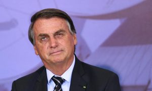 Bolsonaro envia ao Congresso novo projeto que dificulta moderação de fake news