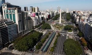 Casos de Covid na Argentina duplicam para 81 mil em 24 horas