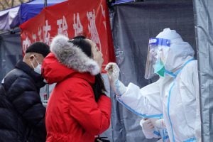China confina mais 1 milhão de pessoas após detectar casos de Covid-19