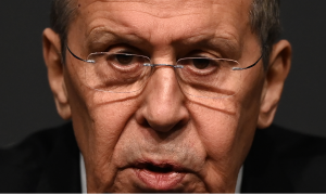 ‘Temos nosso mercado de venda em outro lugar’, diz Lavrov sobre petróleo russo