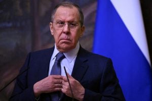 Governo da Rússia admite o objetivo de derrubar Zelensky do poder