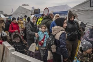 Ministra alemã diz que Rússia pode usar refugiados como 'arma'