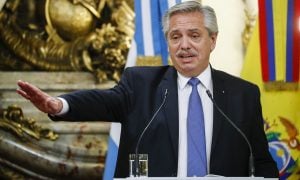 Presidente da Argentina, Alberto Fernández, anuncia que não concorrerá à reeleição