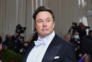 Musk pede renúncia de Alexandre de Moraes e ameaça descumprir decisões do STF