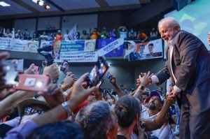 Lula diz que não ficará ‘só nas redes sociais’ e quer levar ‘lista de deputados aliados’ a eventos