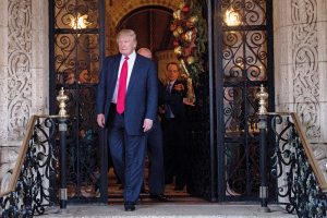 Justiça dos EUA está pronta para divulgar mandado de busca em mansão de Trump