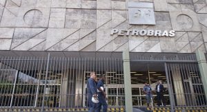Petrobras conclui venda de dois campos de petróleo na Bacia do ES