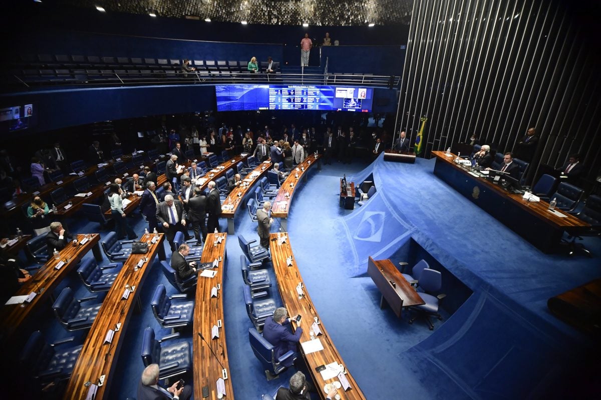 Koka - Câmara atua para barrar sessão do Congresso que analisaria vetos de  Lula