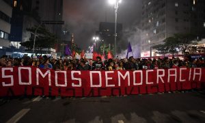 Ato pró-democracia em São Paulo é o início de uma manifestação permanente, diz Boulos