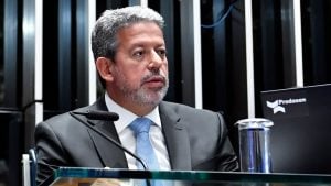 Lira defende mais espaço nos ministérios do governo Lula: 'O que há de errado com isso?'