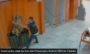 Testemunhas reconhecem homem flagrado destruindo relógio de Dom João VI no Planalto