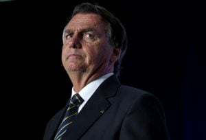Bolsonaro deixa a PF após mais de 2 horas de depoimento sobre 8 de Janeiro